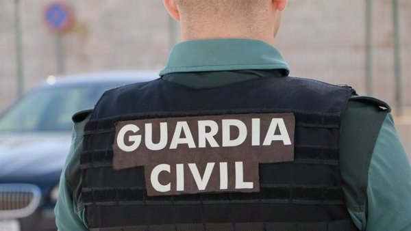 Detenido por realizar tocamientos a una menor y agredir a su pareja durante las fiestas de Roquetas (Almería)