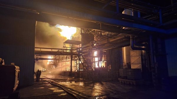 Un incendio en una empresa química de Zuera (Zaragoza) obliga a activar el nivel 1 de emergencias