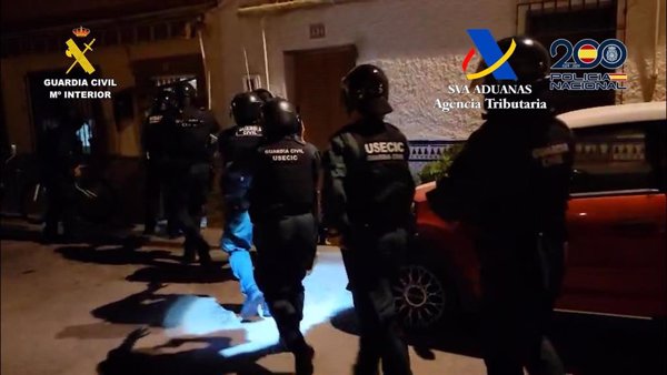 Cae una banda dedicada al tráfico de droga y al 'petaqueo' en la costa de Granada con seis detenidos