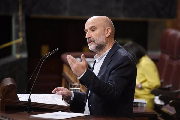 El BNG exige al Gobierno ampliar el permiso de maternidad 