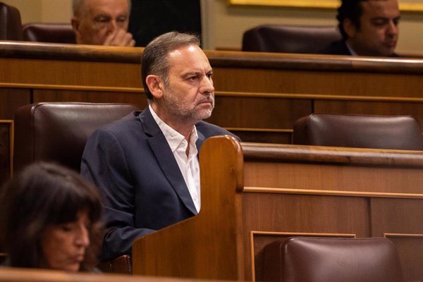 Ábalos se querella por la auditoría encargada por Puente sobre los contratos de mascarillas del 'caso Koldo'