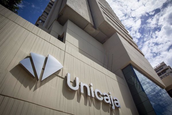 Unicaja lidera las subidas del Ibex 35 con alza del 4,5% tras ganar un 14,6% más hasta junio
