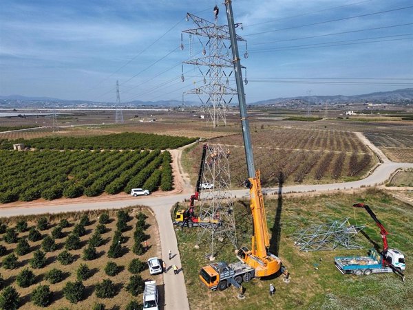 El BEI financia con 50 millones a Iberdrola para reconstruir la red eléctrica afectada por la DANA en Valencia