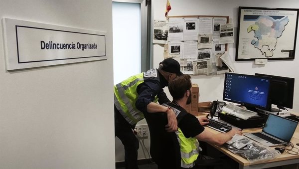 Detenidos dos fugitivos en Bilbao con orden de entrega a Francia por tráfico de drogas y banda criminal
