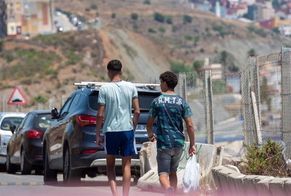 Ceuta acoge a 475 menores migrantes tras la entrada de 73 desde el sábado y busca más acuerdos para traslados puntuales