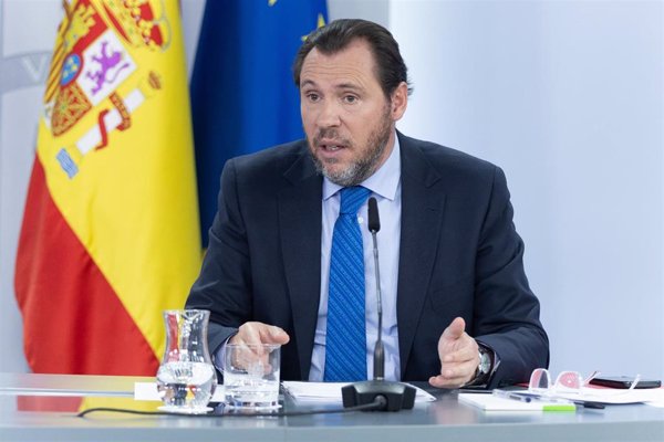 Puente apunta que la querella de Ábalos contra Transportes no es buena estrategia y se desvincula del 'caso Koldo'