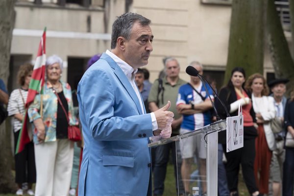 Esteban (PNV) viaja a EEUU para estrechar lazos con la diáspora vasca y 