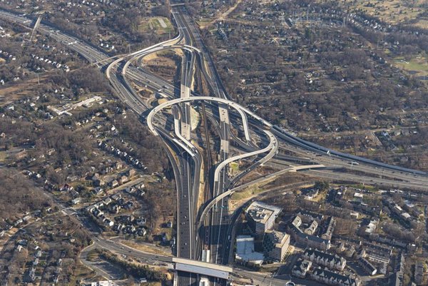 Ferrovial gana 540 millones hasta junio, un 30% más por las plusvalías de las desinversiones