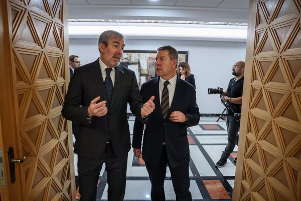Clavijo se reúne hoy con Page para analizar la financiación singular de Cataluña y suscribir un acuerdo