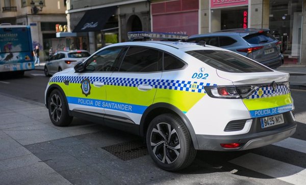 Un conductor positivo en THC circula por calles de Santander en sentido contrario y casi atropella a un peatón