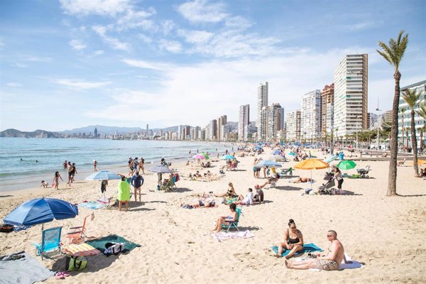Julio se despide con ascenso térmico y tormentas en interior y nordeste peninsular y agosto llega con calor intenso