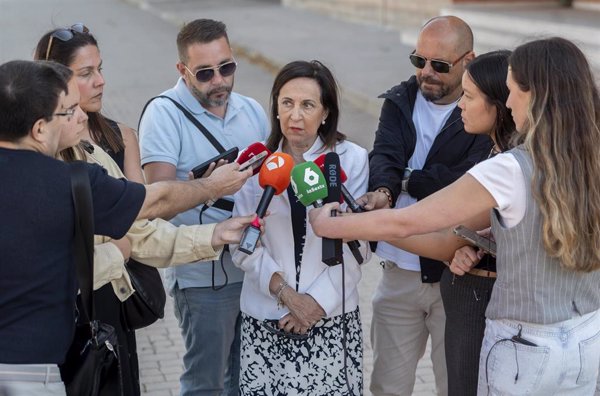 Robles recuerda que la ley no obliga a García Ortiz a dimitir por ser procesado y cree que es una decisión 