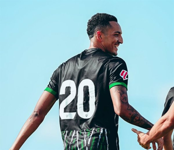 El Elche gana (2-1) al Getafe con un gol del debutante Álvaro Rodríguez