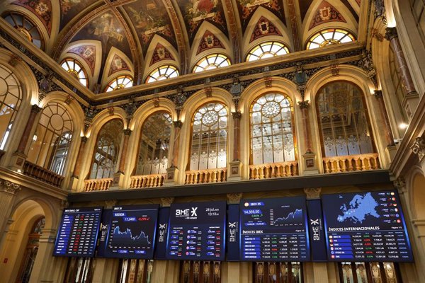 El Ibex 35 cierra con una subida del 0,2% y se mantiene sobre los 14.300 pendiente de la Fed y los resultados
