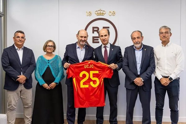 La RFEF firma un convenio de colaboración con la Universidad Camilo José Cela para impulsar la formación