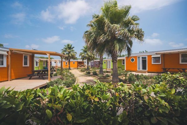 Los campings rozan el lleno total en agosto, impulsados por precios estables y la subida en hoteles y vuelos
