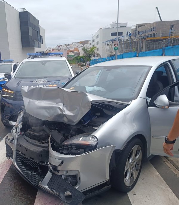 Detienen a un hombre que embistió dos coches de Policía tras una persecución por Las Palmas de Gran Canaria