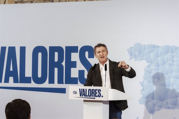 Feijóo dice que el comisionado para la dana dimite sólo porque le han 