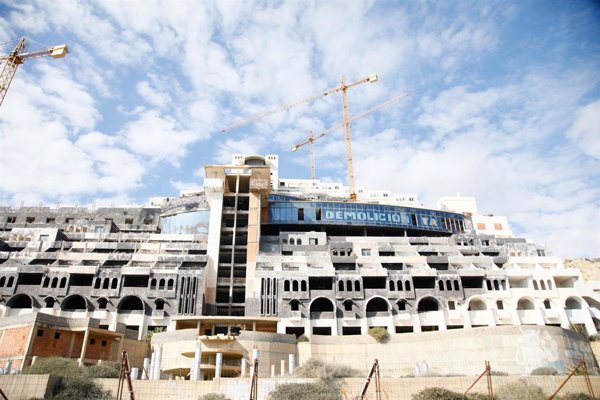 Andalucía se persona en la expropiación de El Algarrobico (Almería) tras más de 5 meses 