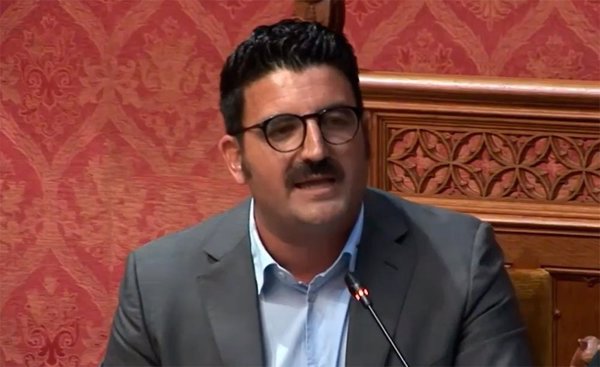 Vox Mallorca compara el apoyo de PP a ayudas para el catalán con el gasto de