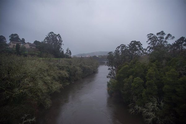 El bajo nivel de caudal del río Lérez lleva al Ayuntamiento de Pontevedra a recomendar moderar el consumo de agua