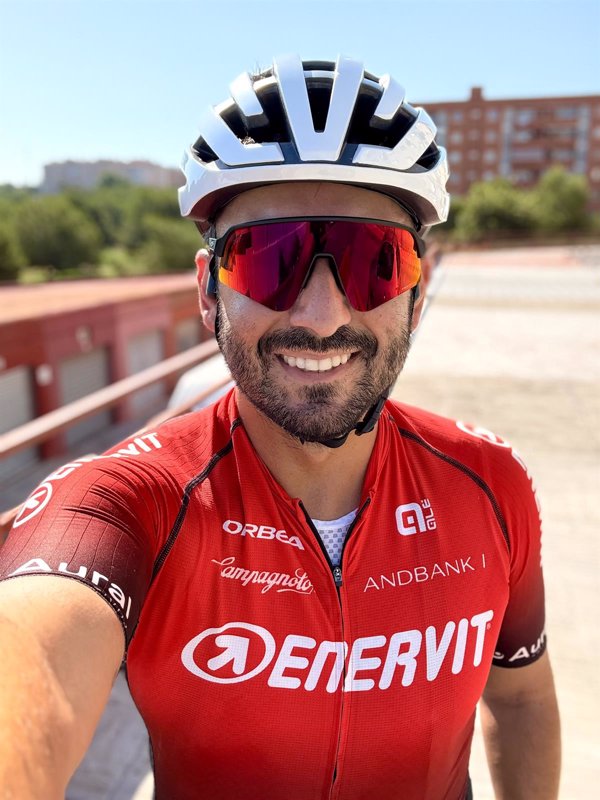 El cómico Javi Sancho combina humor y deporte en el 'Maemia Summer Challenge'