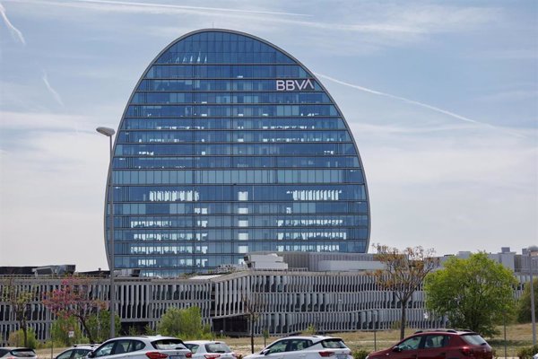 BBVA ajusta de nuevo el canje de la OPA por el dividendo que Sabadell pagará el 29 de agosto