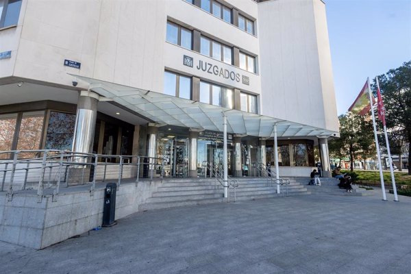 Un juez procesa al líder de los 'Petazetaz' por dos agresiones sexuales a una joven en un piso de Vallecas (Madrid)