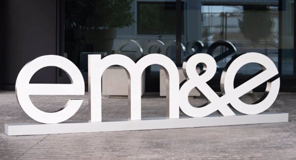 Escribano contrata a Linklaters para su posible venta a Indra y se pone en manos del expresidente de la CNMV