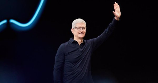 Tim Cook abre la puerta a acelerar el crecimiento de Apple en IA mediante compras