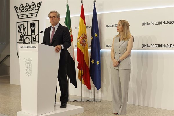 Vox se desmarca del consejero dimitido en Extremadura, que 