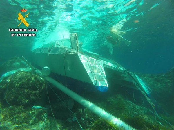 Detenido el patrón del catamarán que embistió a una nave en Ibiza causando lesiones graves a una mujer