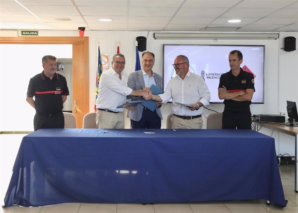 Los consorcios de bomberos de Alicante y Valencia acuerdan actuar juntos ante emergencias en zonas limítrofes