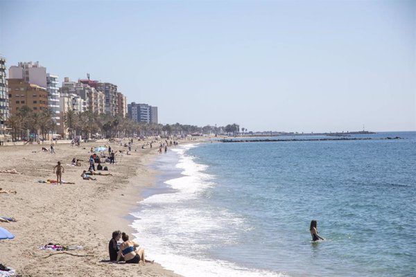 El comienzo de una ola de calor con temperaturas de hasta 43ºC activará este domingo alertas en seis comunidades
