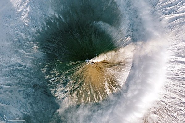Entra en erupción un segundo volcán en el este de Rusia tras el terremoto de magnitud 8,8