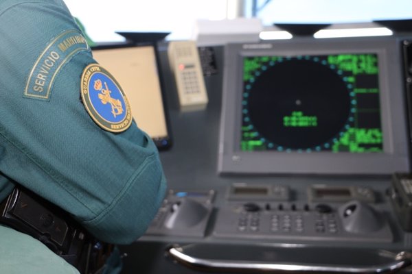 Continúa la búsqueda de los dos ocupantes de la avioneta caída al mar en el puerto de Sóller