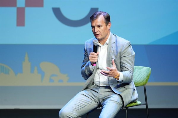 MasOrange y Vodafone dan entrada a GIC con el 25% en la creación de la mayor empresa de fibra óptica de España