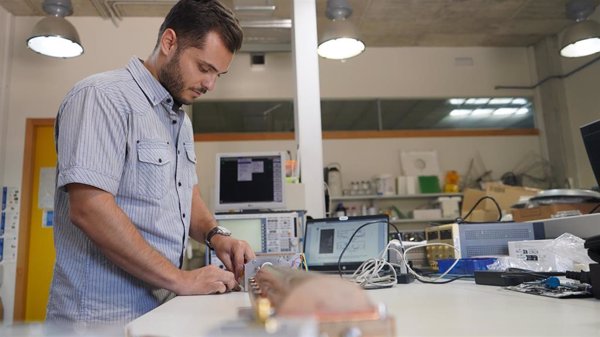 Investigadores de la UPCT diseñan haloscopios para detectar axiones de materia oscura