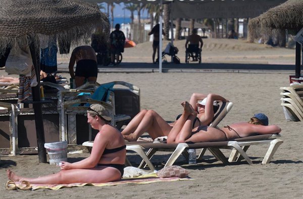 El turismo impulsa la afiliación total y de hostelería en Canarias y zonas costeras en julio, según InfoJobs