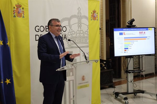Subdelegado en Granada señala que son nueve los migrantes que llegaron a una playa y que permanecen en el CATE