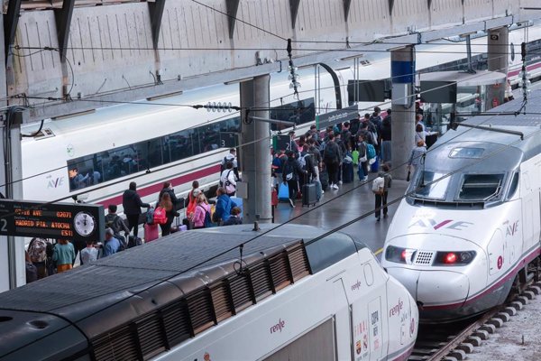 Retrasos de hasta 3 horas en la alta velocidad entre Madrid y Andalucía por una avería de un tren