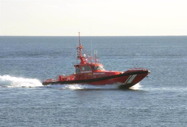 Reanudan la búsqueda de un joven desaparecido mientras se bañaba en una playa de Carboneras (Almería)