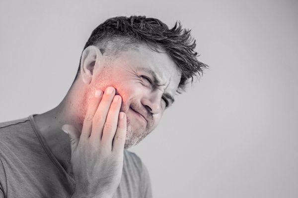 Inyectar bótox en la articulación temporomandibular alivia el dolor sin causar efectos secundarios, según estudio