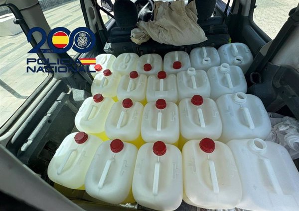 Intervienen más de 400 litros de gasolina para narcolanchas en operativos en Jerez (Cádiz) contra el petaqueo