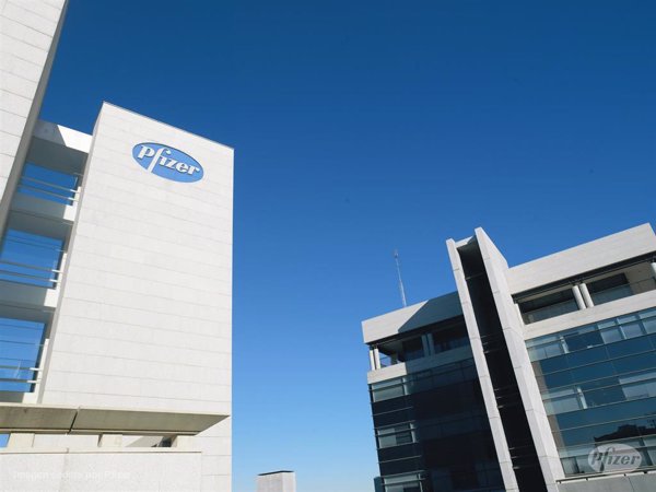 Pfizer gana 2.515 millones en el segundo trimestre y mejora previsiones anuales