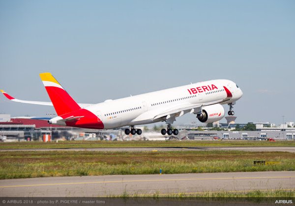 Iberia investiga la aparición de mensajes pro Palestina en la comida kosher de un vuelo Buenos Aires-Madrid