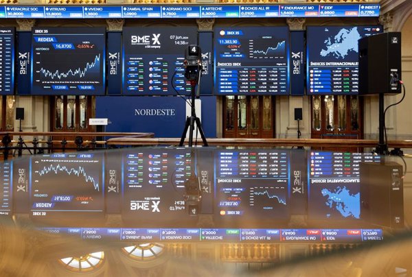 El Ibex 35 supera los 14.400 puntos al cierre, renovando sus máximos desde 2008