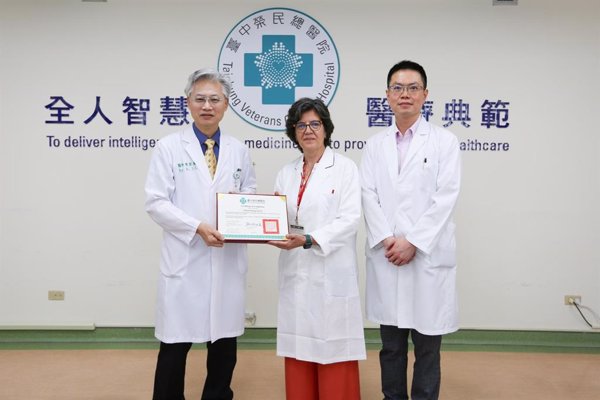 La cirugía robótica en masectomías evita las incisiones en el tórax y reduce las complicaciones postoperatorias