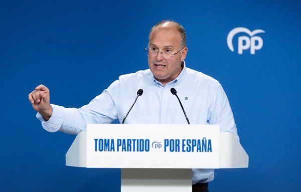 Tellado exige explicaciones a Darias por contratos en Las Palmas y lo ve 