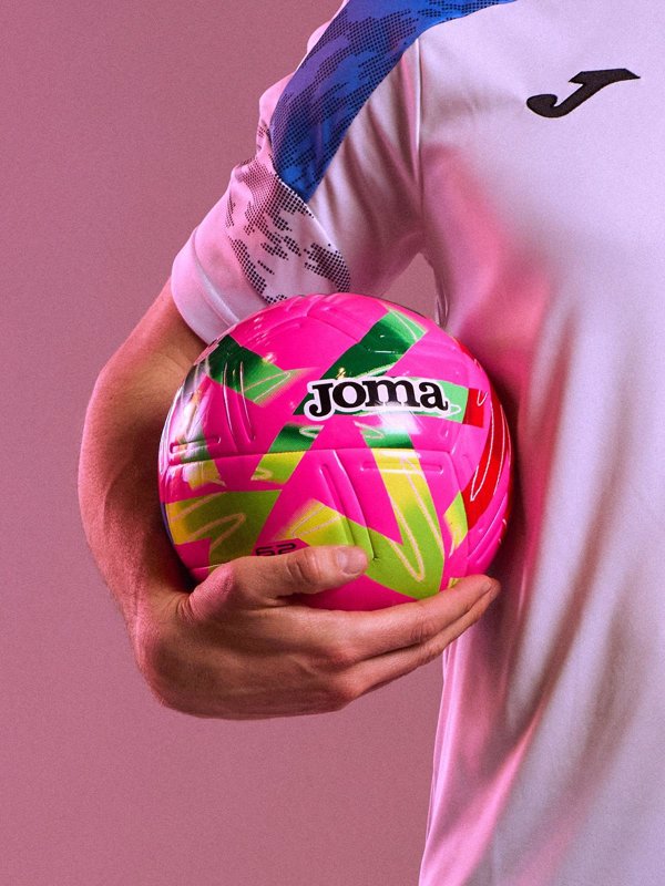 Joma presenta el 'Top 5', el balón para la Primera División y la Primera Iberdrola de fútbol sala